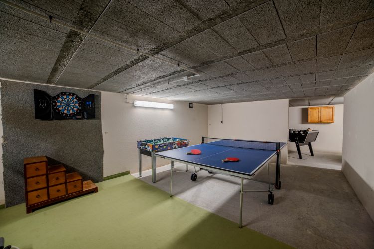 Sous-sol ping-pong coin opposé